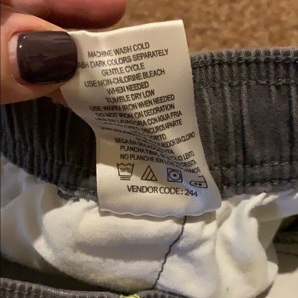 Men’s happy face emoji shorts. Modern culture - Picture 9 of 11